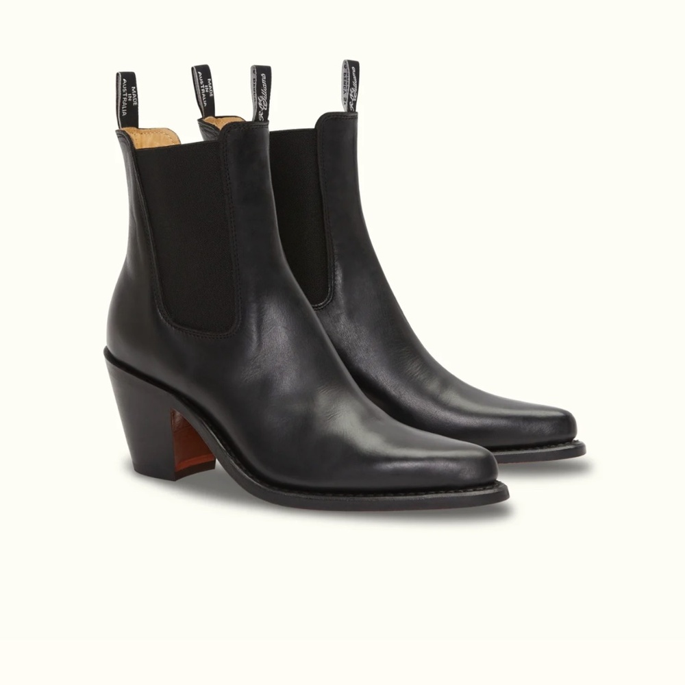 NEW R. M. Williams Maya boot – black leather